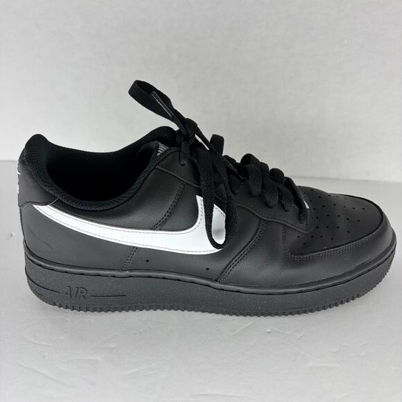 Nike Air Force 1 Low 07 Black White Swoosh Mens Size 9 FZ0627-010 Near Deadstock main image 4